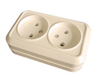 Makel  Менекше Крем Розетка 2-местная без заземляющих контактов IP20 открытая установка 45217